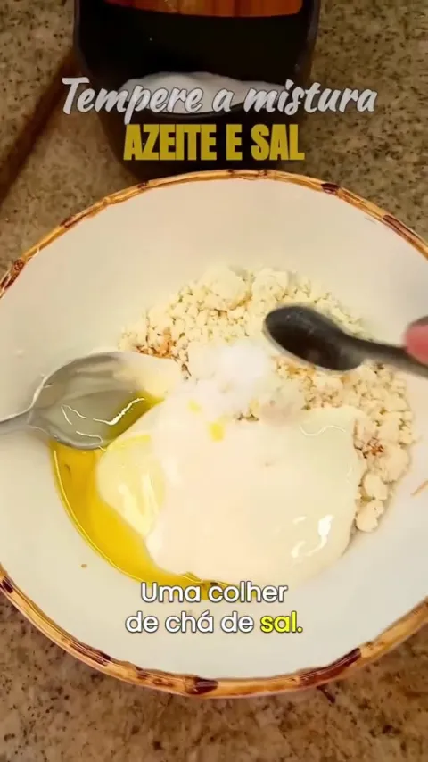 Etapa do preparo de Pat&ecirc; de ricota com frango desfiado na publica&ccedil;&atilde;o original