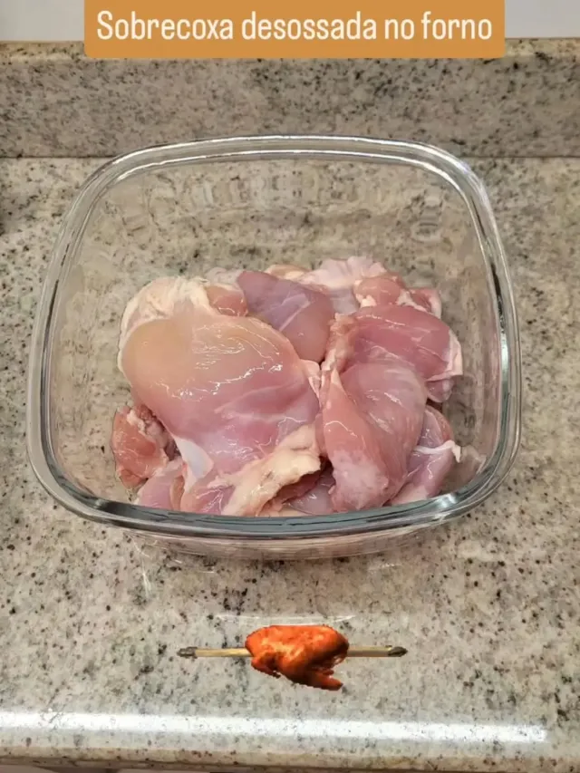 Imagem original de Sobrecoxa desossada no forno na publica&ccedil;&atilde;o de Andressa Marino