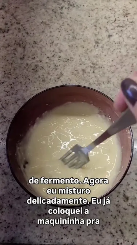 Etapa do preparo de Waffle salgado com polvilho e queijo na publica&ccedil;&atilde;o original