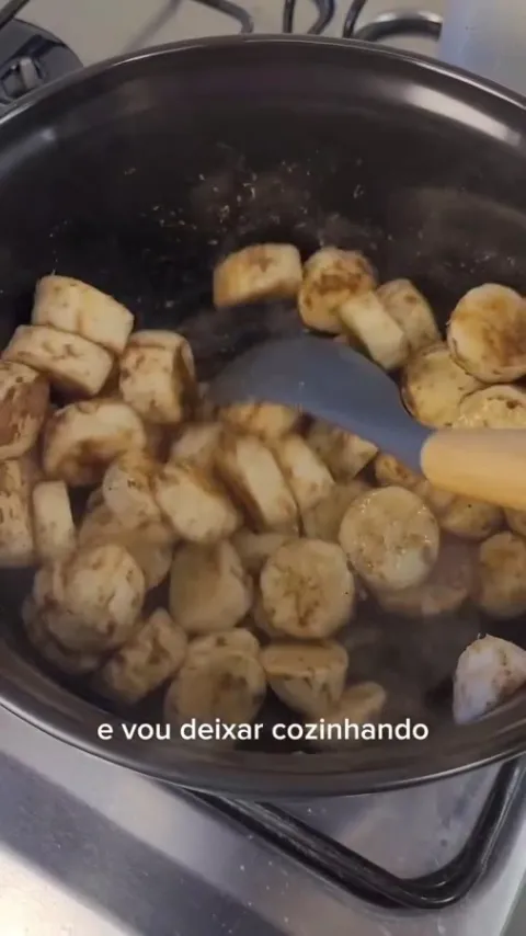 Etapa do preparo de Doce de banana sem adi&ccedil;&atilde;o de a&ccedil;&uacute;car na publica&ccedil;&atilde;o original