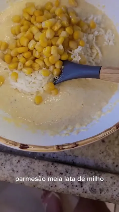 Etapa do preparo de Muffin salgado de milho com cenoura e queijo na publica&ccedil;&atilde;o original