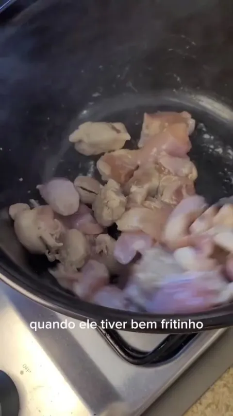 Etapa do preparo de Frango teriyaki com molho agridoce na publica&ccedil;&atilde;o original