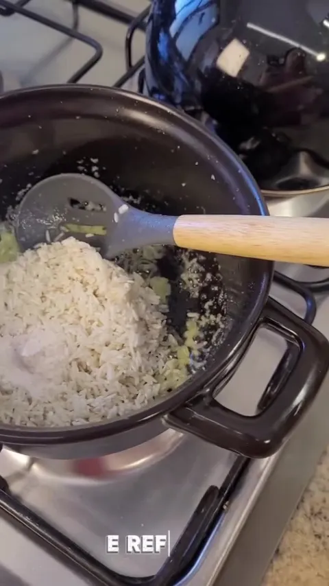 Etapa do preparo de Arroz branco soltinho na publica&ccedil;&atilde;o original
