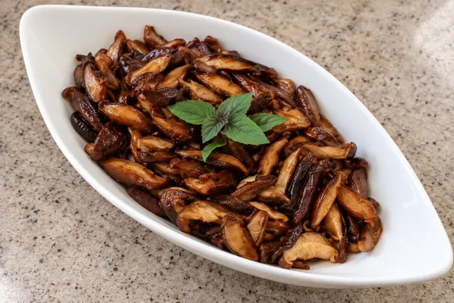 Shiitake na manteiga com shoyu &mdash; sugest&atilde;o de apresenta&ccedil;&atilde;o